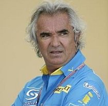 Renault dă în judecată familia Piquet pentru şantaj
