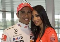 Nicole de la Pussycat Dolls a fost părăsită de Lewis Hamilton, celebrul pilot de Formula 1