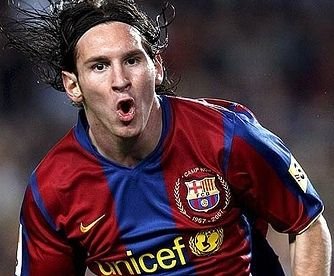 Messi semnează prelungirea cu Barcelona până în 2016, cu o clauză de reziliere de 250 de milioane