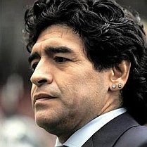 Poliţia italiană a confiscat cerceii lui Maradona

