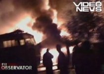 Plopeni. Şase garaje şi o maşină au ars, din cauza unui grătar lăsat aprins (VIDEO)