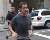 Preşedintele Sarkozy, fotografiat în timp de făcea jogging în New York (FOTO)