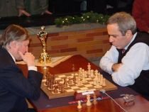 Un nou duel Kasparov - Karpov, la 25 de ani de la prima confruntare a campionilor la şah