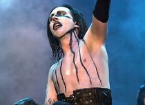 Marilyn Manson, infectat cu virusul gripei porcine
