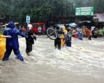Mii de oameni evacuaţi din cauza inundaţiilor, în Filipine