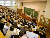 Profesorii nu vor mai trece notele în catalog, în semn de protest faţă de legea salarizării unitare