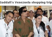 Gaddafi, la cumpărături în Venezuela. Liderul libian a pozat alături de turişti 