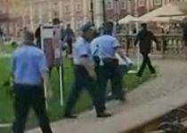 Ultraşii croaţi şi cei timişoreni s-au luat la bătaie în plină stradă (VIDEO)