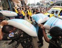 Stare de urgenţă în Filipine. Taifunul Parma va lovi zona de nord a ţării
