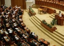 Circ la Camera Deputaţilor: PSD şi PNL au părăsit sala de plen, ofuscaţi de discursul lung al Elenei Udrea
