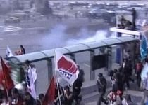 Proteste violente în Istanbul, faţă de negocierile pentru un nou împrumut de la FMI (VIDEO)