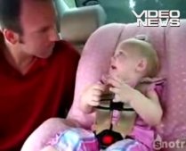 Un bebe are ceva important de spus, pe limba sa (VIDEO)