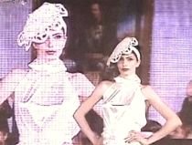 15 minute de glorie, pentru moda românească: Ingrid Vlasov şi-a prezentat colecţia la Paris (VIDEO)
