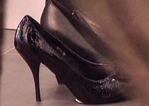 Pantofii cu toc înalt, periculoşi pentru sănătatea femeilor