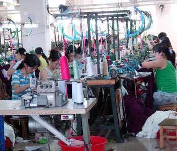 Cel puţin 500 de angajaţi ai unei fabrici de textile sud-coreene au leşinat 