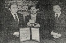 Ioan Moraru, laureat Nobel în 1985. Vezi fotografia românului alături de echipa câştigătoare (FOTO)