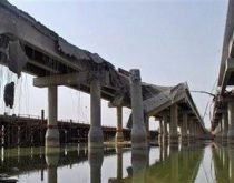 Irak. Pod de mare importanţă strategică, distrus într-un atentat sinucigaş
