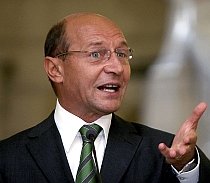 Băsescu: La Vanghelie nu a ajuns arhiva MI, ci informaţii de la ofiţeri care şi-au compromis statutul
 