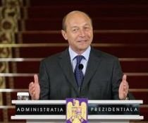 Băsescu emite joi decretul de organizare a referendumului pentru Parlament unicameral