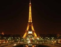 Turnul Eiffel, aniversat cu un impresionant spectacol de lumini (VIDEO)