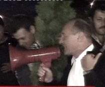 Băsescu, huiduit la Cotroceni. Fermierii vor protesta, din nou, săptămâna viitoare (VIDEO)