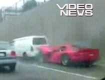 Un Dodge Viper se izbeşte de o dubiţă (VIDEO)