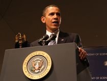 Obama va anula interdicţia de intrare pe teritoriul SUA pentru purtătorii virusului HIV
