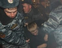 Peste 50 de militanţi pentru drepturile omului, arestaţi la Moscova