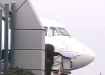 Aeronavă care urma să efectueze cursa Iaşi-Bucureşti, oprită la sol din cauza unei defecţiuni tehnice