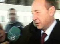 Băsescu, enervat din nou de un reporter: "Chiar aşa nu se poate!" (VIDEO)