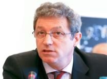 Adrian Streinu Cercel renunţă la demisie şi rămâne la Ministerul Sănătăţii