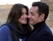 Nicolas Sarkozy i-a cerut Carlei Bruni să se retragă din viaţa publică
