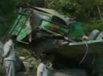 Tragedie pe şoselele din India: 34 de morţi şi 40 de răniţi, după ce un autobuz s-a răsturnat (VIDEO) 