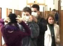 Gripa AH1N1, în şcoli: Două instituţii din Capitală şi-au reluat activitatea. Un colegiu a fost închis