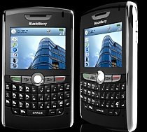 Afacerist francez a interzis mobilele BlackBerry în companie pentru ameninţări de securitate
