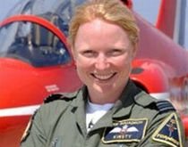O femeie a fost inclusă, în premieră, în echipa de acrobaţie a Forţelor aeriene britanice