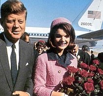 Ultimul autograf al lui JFK din Dallas, vândut cu 39.000 dolari
