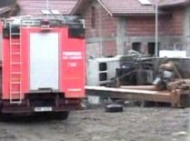 Un bărbat a murit, după ce o macara s-a prăbuşit pe un şantier din Braşov (VIDEO)