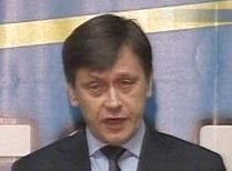 Antonescu: Mă voi prezenta la confruntarea de vineri cu Băsescu şi Geoană (VIDEO)
