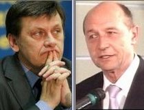 Staff-urile lui Antonescu şi Băsescu au bătut palma pentru o altă dezbatere, vineri, la Parlament 