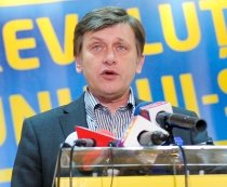 Crin Antonescu: Nici eu, nici votanţii mei nu-l vom susţine pe Băsescu în turul doi