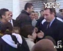Candidat francez la prezidenţiale, filmat în timp ce loveşte un copil (VIDEO)