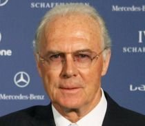 Beckenbauer renunţă la preşedinţia clubului Bayern după 30 de ani de conducere