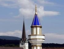 Elveţienii decid prin referendum dacă vor interzice construcţia de minarete