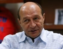 Băsescu îi acuză pe Geoană şi Antonescu de aroganţă. PSD şi PNL impută PDL violenţele de la Timişoara