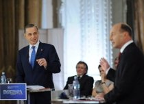 De ce NU se votează candidaţii între ei: Replici tăioase Băsescu - Geoană (VIDEO)