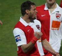 Dinamo - Sturm Graz 2-1. Moş Niculae a venit mai devreme în "Groapă" şi "câinii" mai pot spera la 16-imi