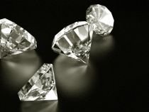 Diamante rare de câteva milioane de dolari, scoase la licitaţie la New York