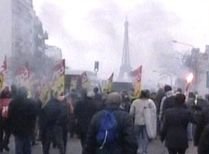 Franţa. Lucrătorii Căilor Ferate au protestat faţă de concedierile masive şi salariile mici (VIDEO)