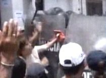 O manifestaţie din Peru a degenerat într-o bătălie cu forţele de ordine (VIDEO)